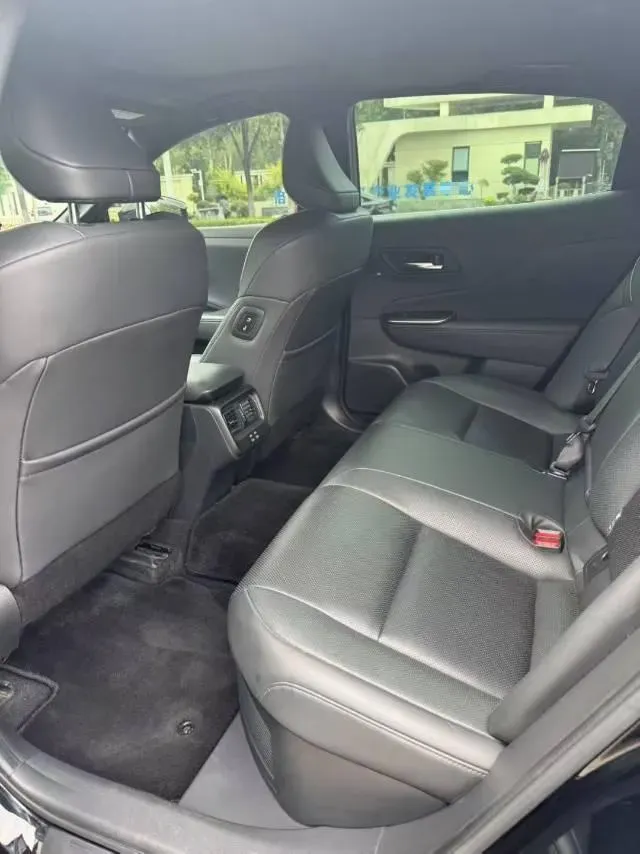 2023 Toyota CrownSportCross 2.5L 185HP L4 E-CVT Hybrid,autocango,china used car exporter,china ev exporter,chinese used car exporter,chinese used ev exporter