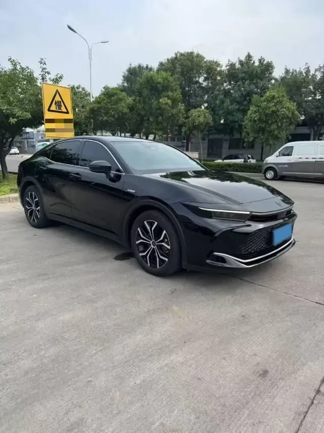 2023 Toyota CrownSportCross 2.5L 185HP L4 E-CVT Hybrid,autocango,china used car exporter,china ev exporter,chinese used car exporter,chinese used ev exporter