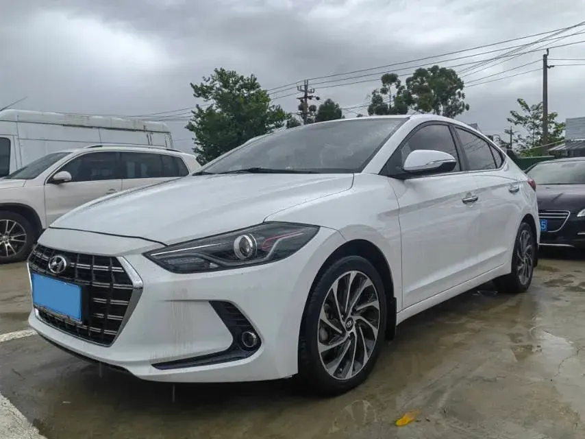 2019 Hyundai Elantra 1.5L 115HP L4 CVT