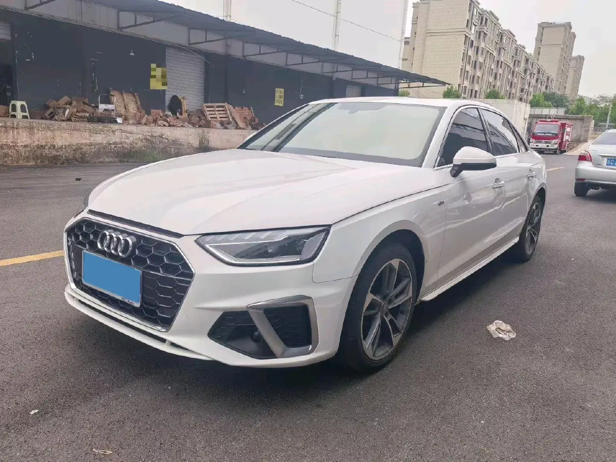 2022 Audi A4L 2.0T 190HP L4 7DCT
