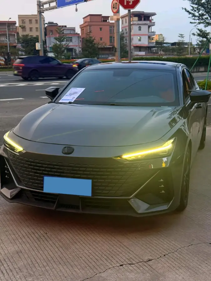 2022 ChangAn UNI-V 1.5T 188HP L4 7DCT