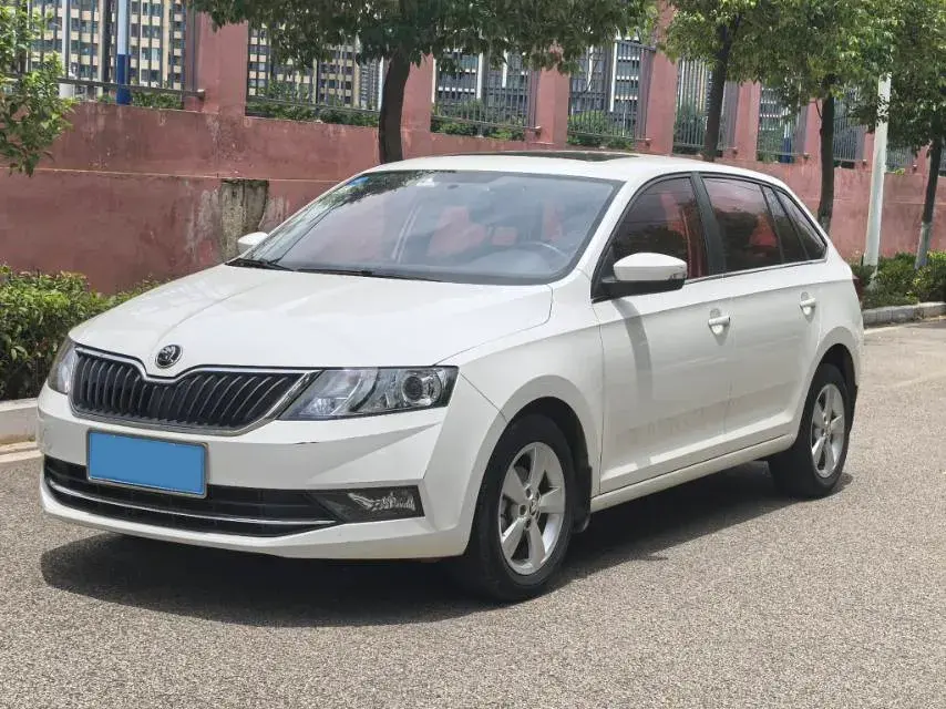 2018 Skoda Rapid Spaceback 1.6L 110HP L4 6AT