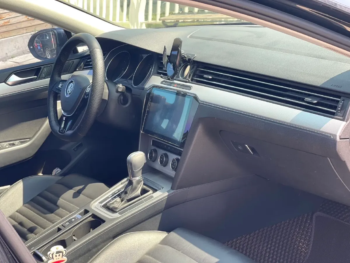 2017 Volkswagen Magotan 1.4T 150HP L4 7DCT,autocango,china used car exporter,china ev exporter,chinese used car exporter,chinese used ev exporter