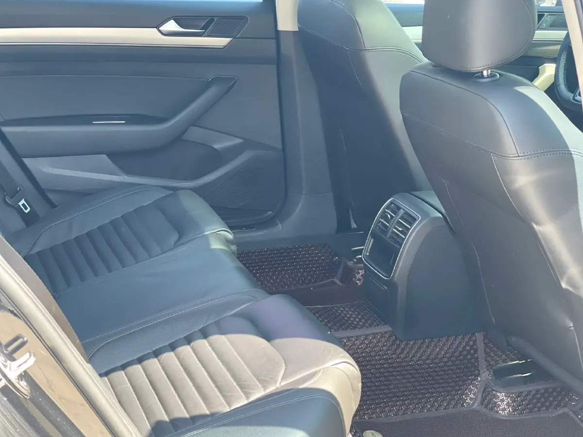 2017 Volkswagen Magotan 1.4T 150HP L4 7DCT,autocango,china used car exporter,china ev exporter,chinese used car exporter,chinese used ev exporter