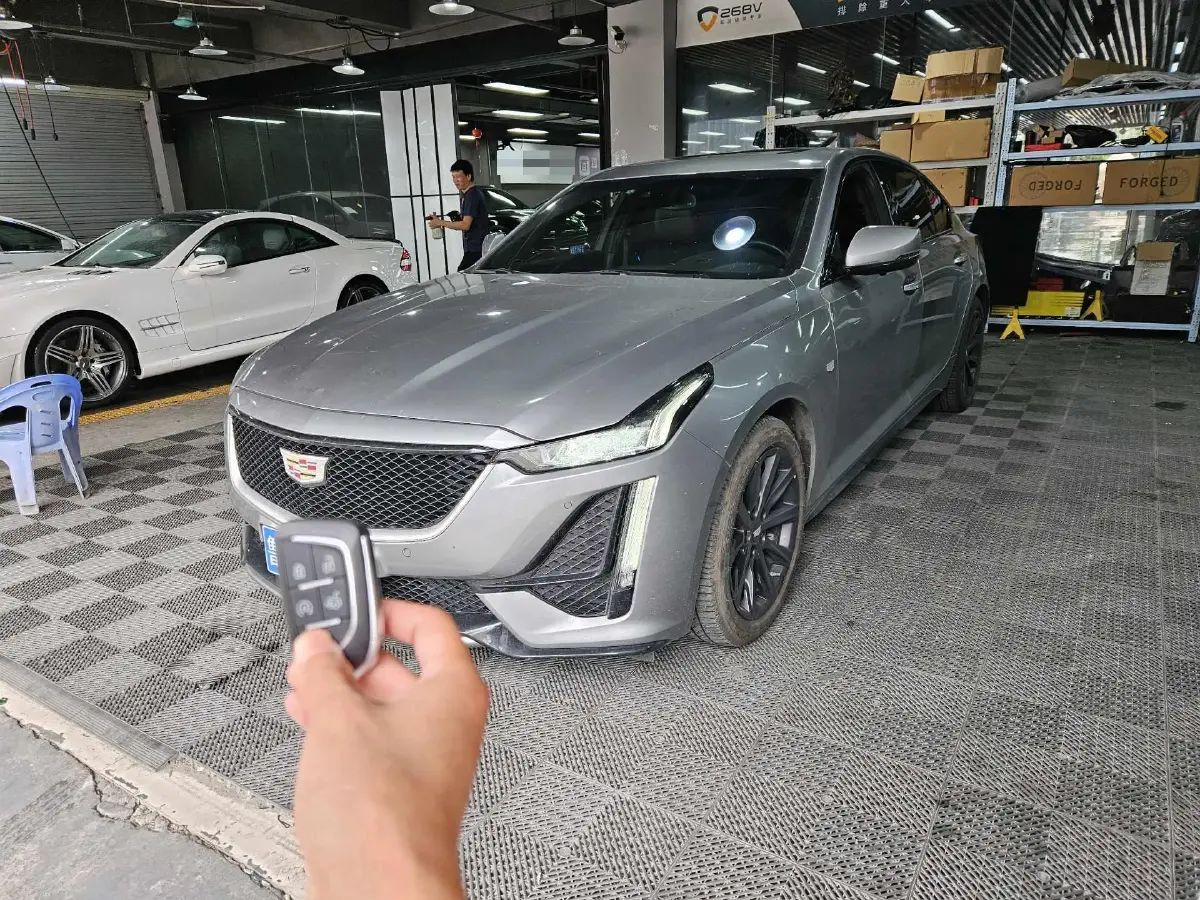 2023 Cadillac CT5 2.0T 237HP L4 10AT