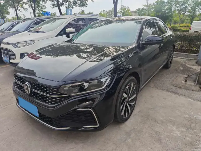 2023 Volkswagen Passat 2.0T 186HP L4 7DCT