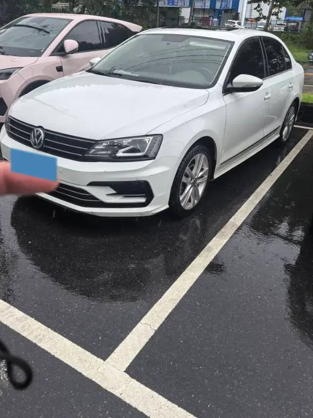 2018 Volkswagen Sagitar 1.4T 150HP L4 7DCT