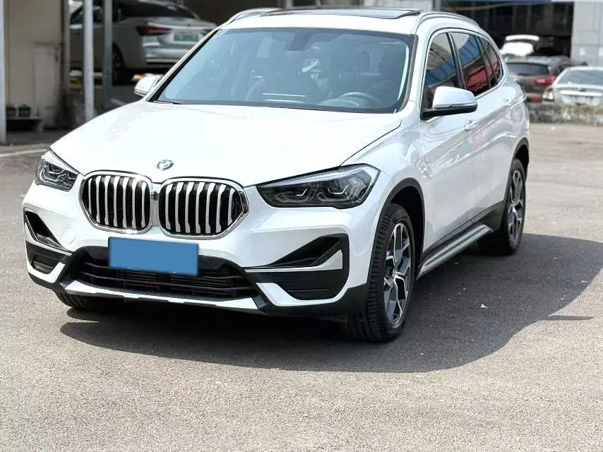 2022 BMW X1 2.0T 192HP L4 8AT