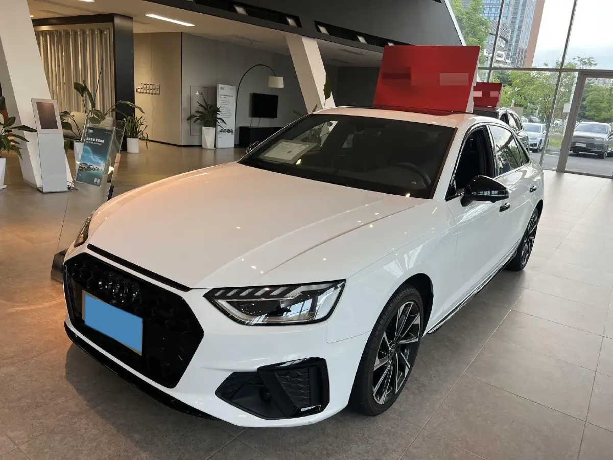 2023 Audi A4L 2.0T 190HP L4 7DCT