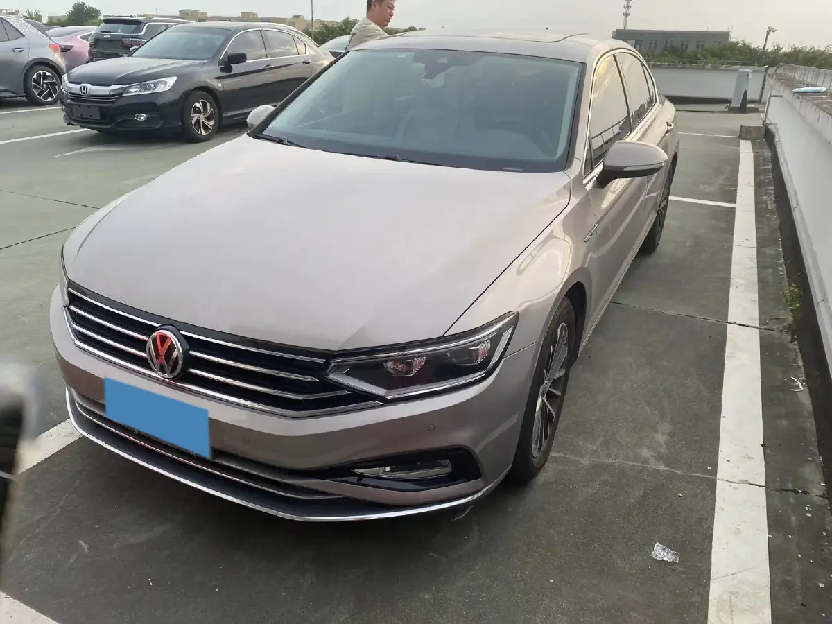2019 Volkswagen Magotan 2.0T 220HP L4 7DCT