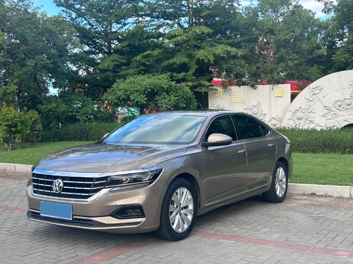 2019 Volkswagen Passat 2.0T 186HP L4 7DCT