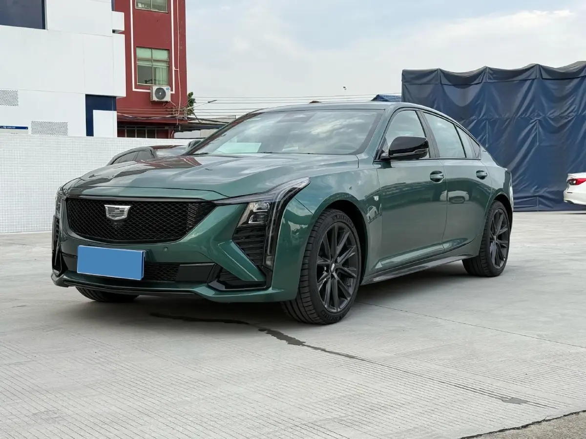 2025 Cadillac CT5 2.0T 237HP L4 10AT