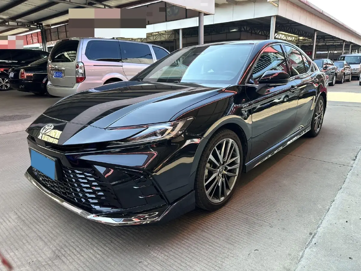 2024 Toyota Camry 2.0L 152HP L4 E-CVT Hybrid