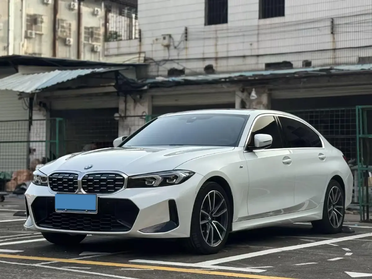 2024 BMW 3 Series 2.0T 184HP L4 8AT