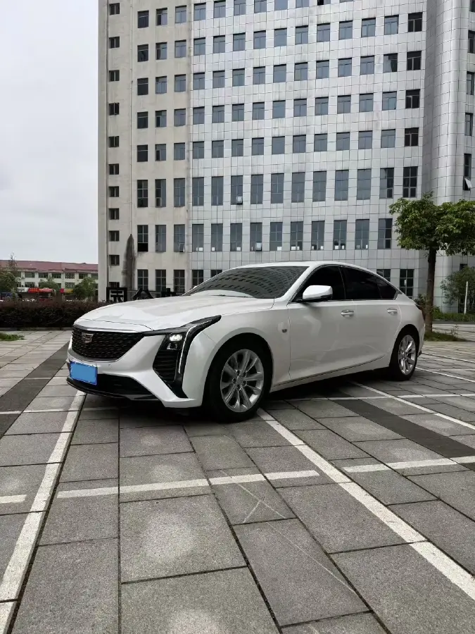 2024 Cadillac CT5 2.0T 237HP L4 10AT