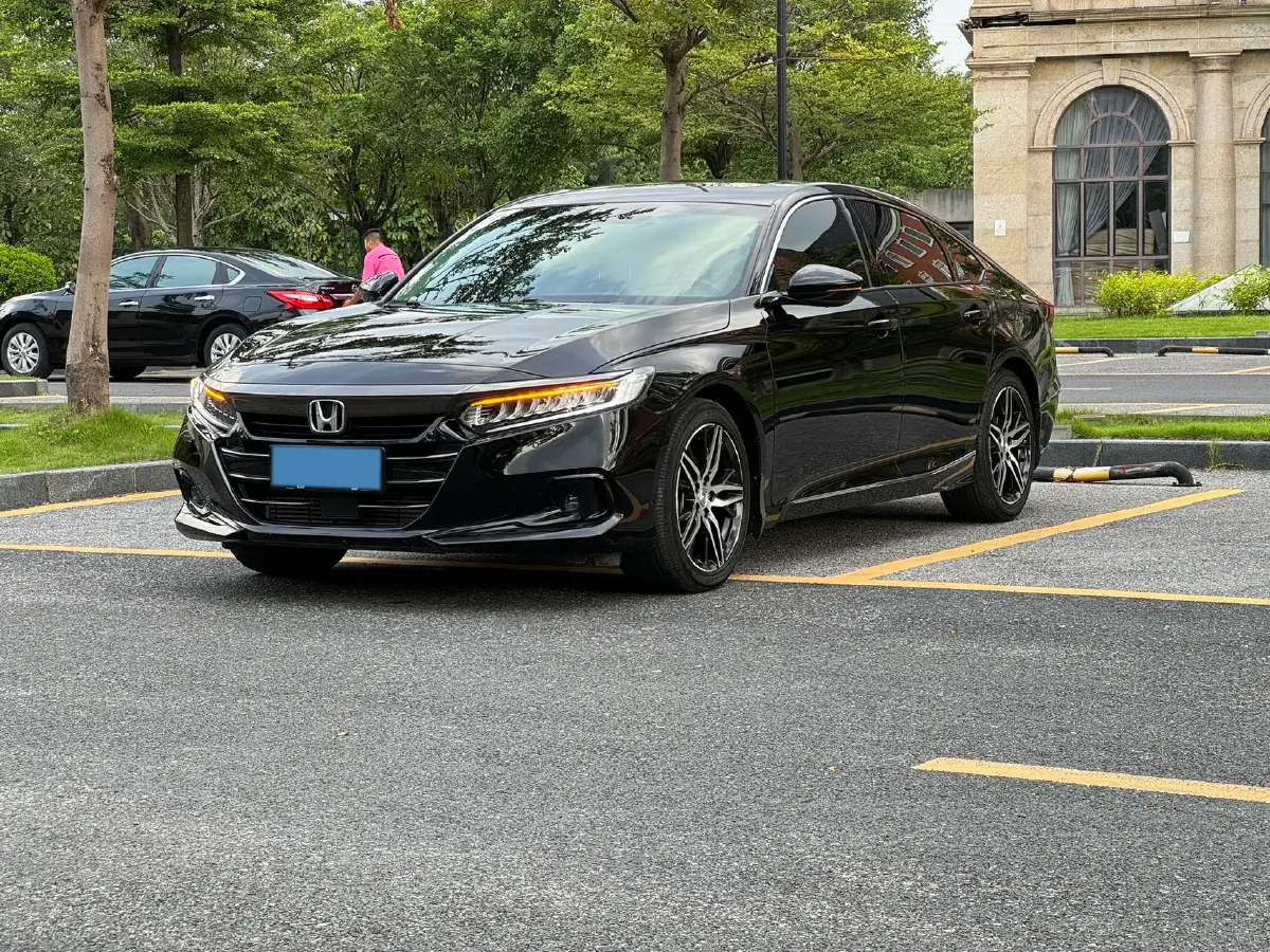2022 Honda Accord 1.5T 194HP L4 CVT