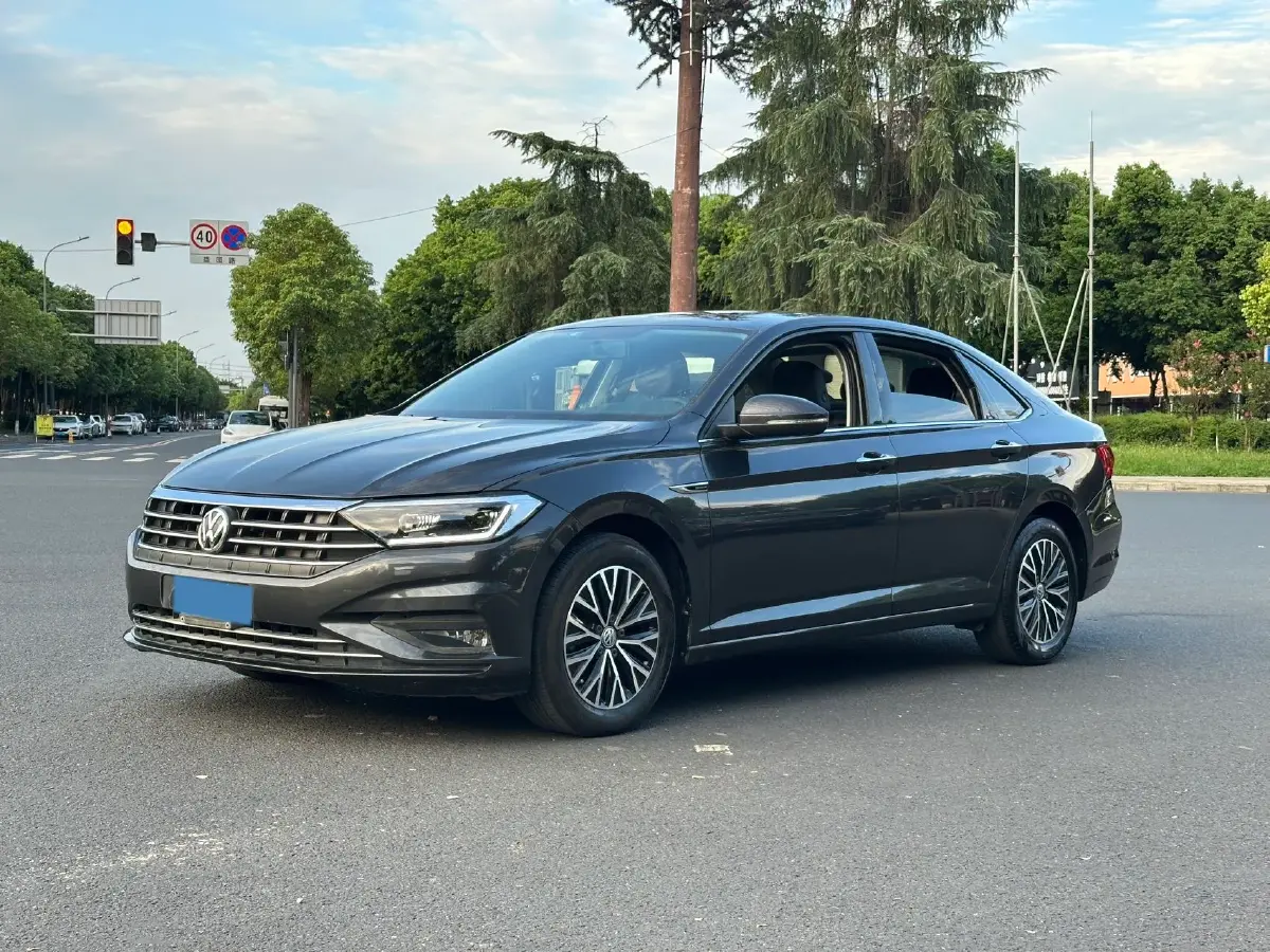 2019 Volkswagen Sagitar 1.4T 150HP L4 7DCT