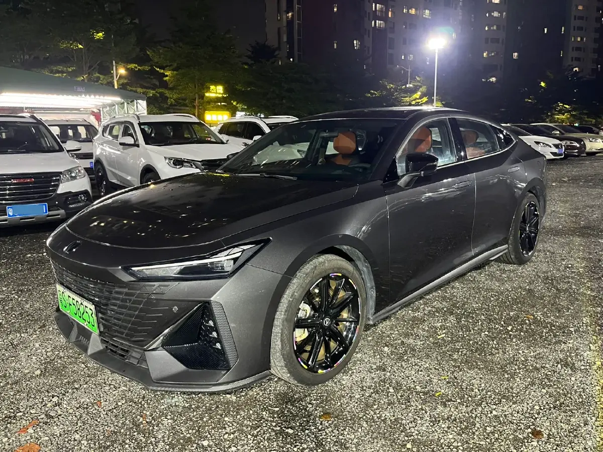 2023 ChangAn UNI-V iDD 1.5T 170HP L4 6TCT PHEV 18.4KWH