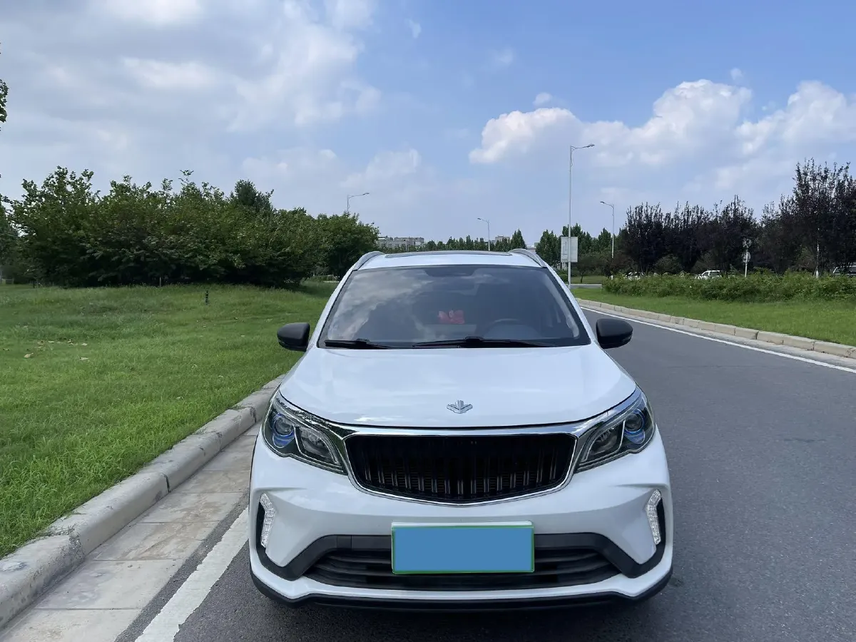 2022 Livan X3 PRO 1.5L 113HP L4 CVT,autocango,china used car exporter,china ev exporter,chinese used car exporter,chinese used ev exporter