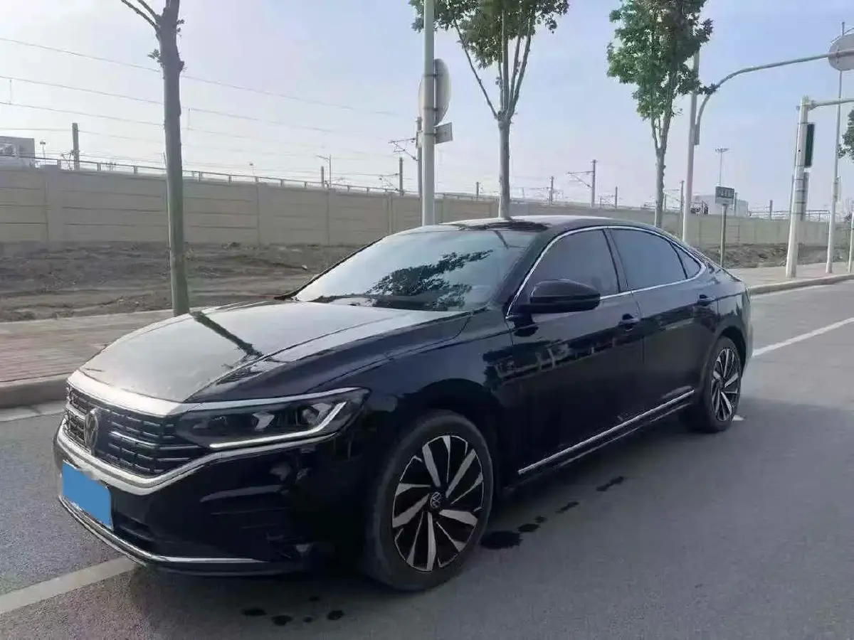 2022 Volkswagen Passat 2.0T 186HP L4 7DCT