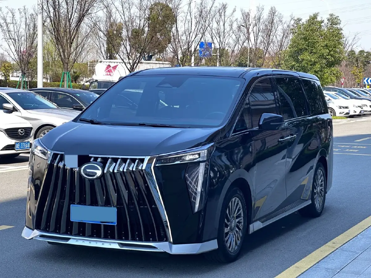 2023 GAC Trumpchi M8 2.0T 190HP L4 E-CVT Hybrid