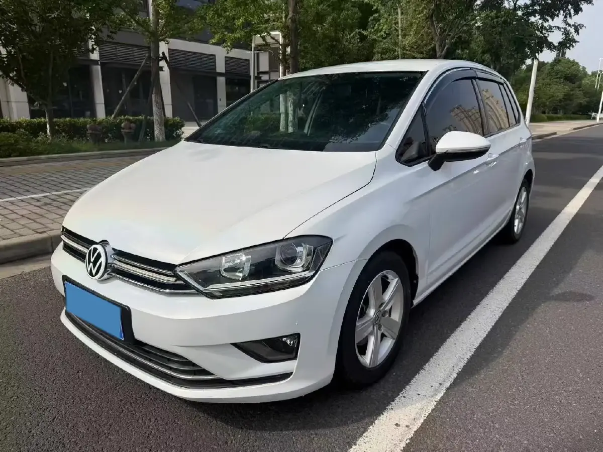 2016 Volkswagen Golf Sportsvan 1.6L 110HP L4 6AT