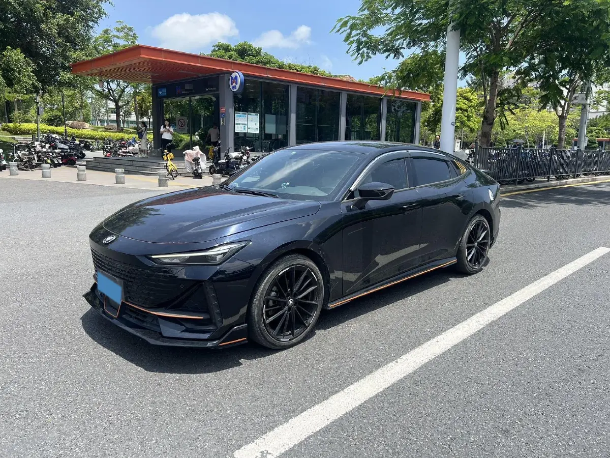 2022 ChangAn UNI-V 1.5T 188HP L4 7DCT