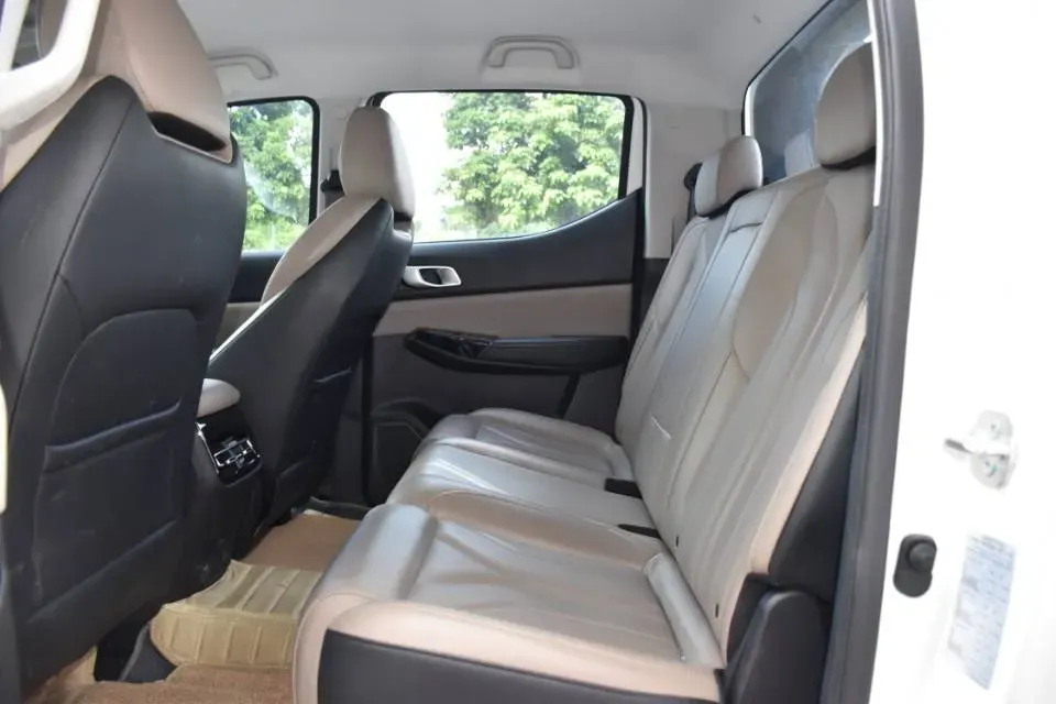 2024 ChangAn Hunter 2.0T 190HP L4 REEV 31.18KWH,autocango,china used car exporter,china ev exporter,chinese used car exporter,chinese used ev exporter