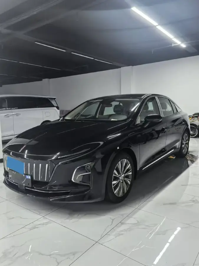2024 HongQi E-QM5 BEV 72KWH