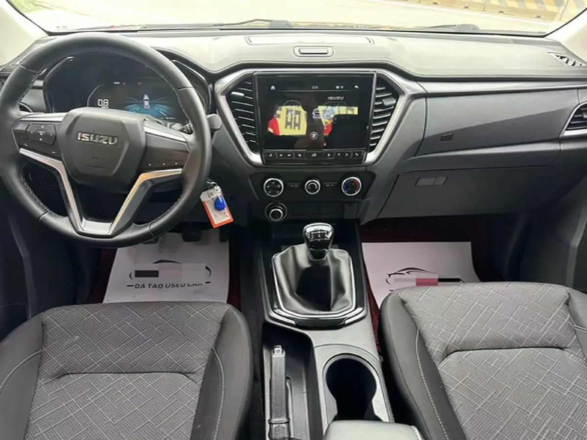 2021 Isuzu Taga 3.0T 143HP L4 5MT,autocango,china used car exporter,china ev exporter,chinese used car exporter,chinese used ev exporter