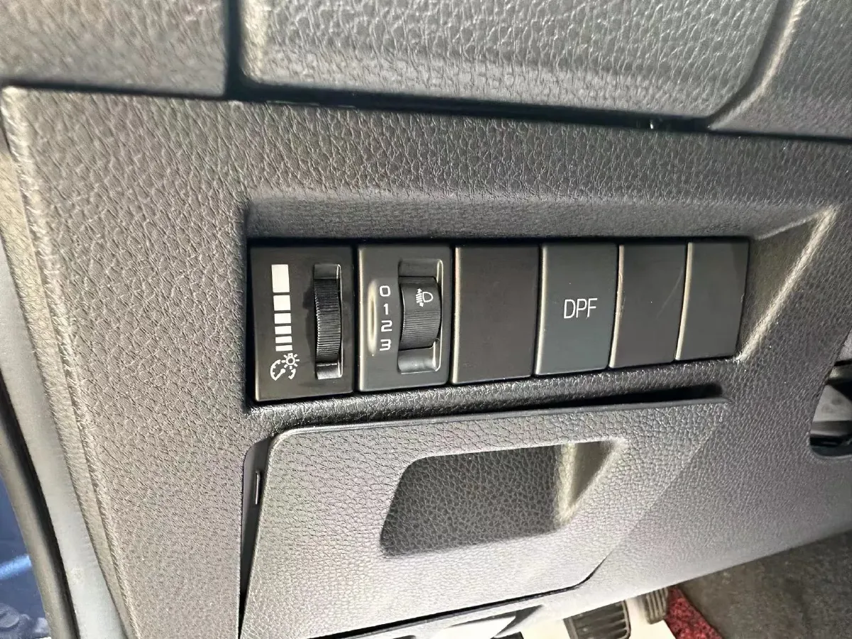 2021 Isuzu Taga 3.0T 143HP L4 5MT,autocango,china used car exporter,china ev exporter,chinese used car exporter,chinese used ev exporter