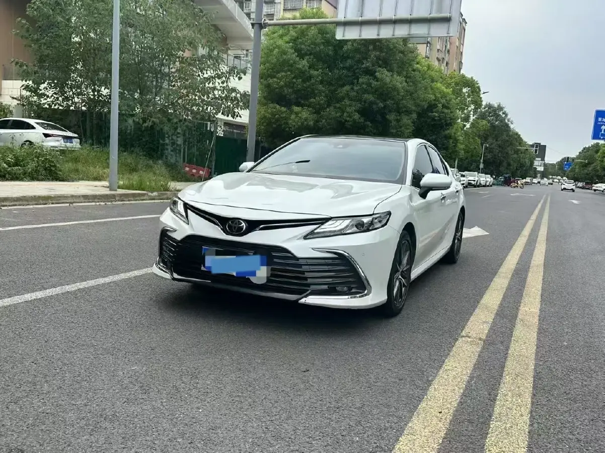 2021 Toyota Camry 2.5L 209HP L4 8AT