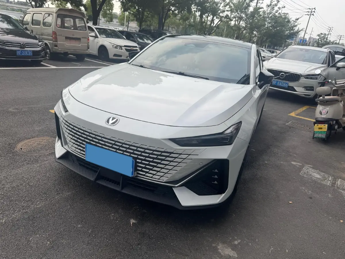 2023 ChangAn UNI-V 1.5T 188HP L4 7DCT