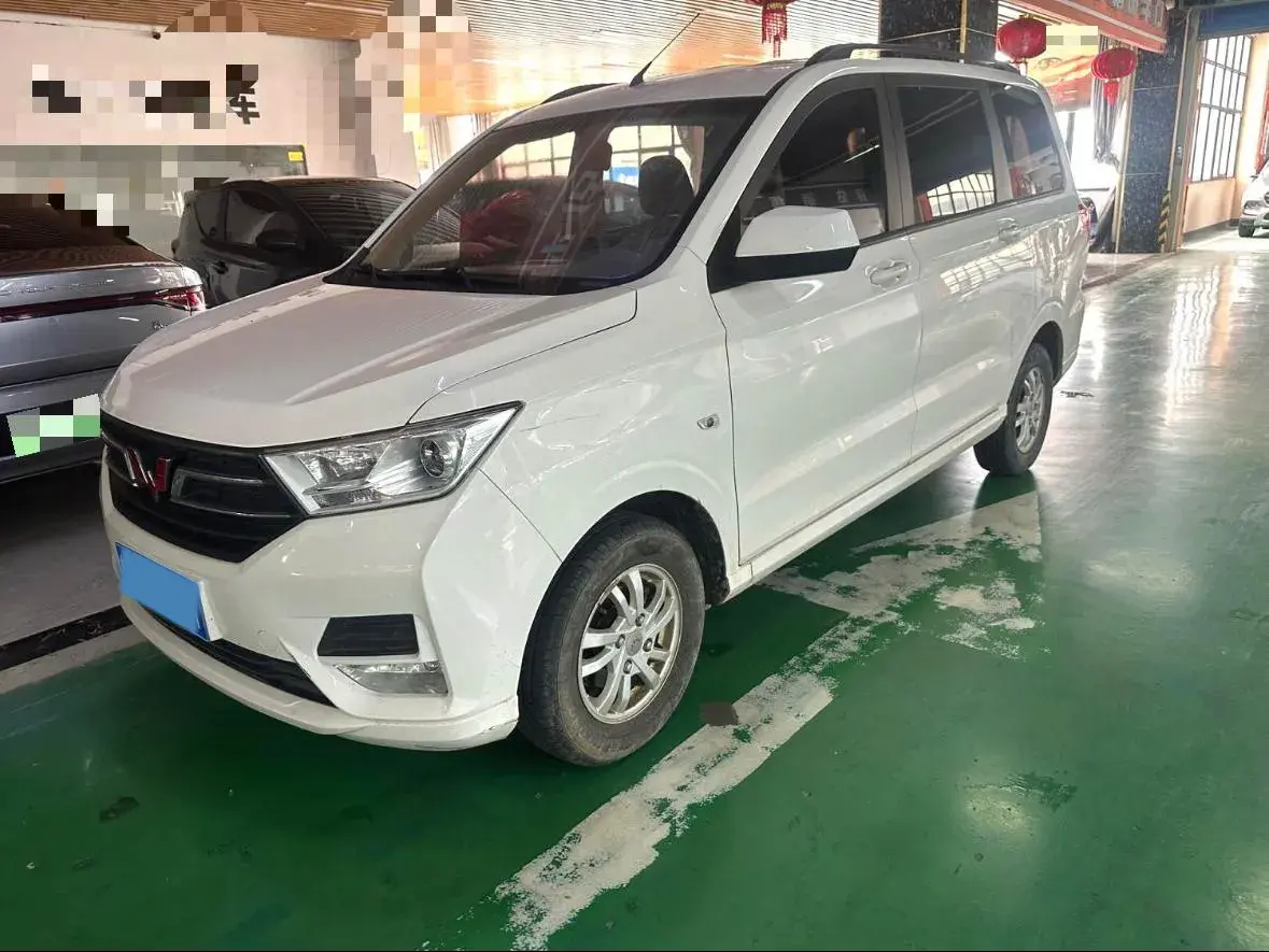 2019 WuLing HongGuang Plus 1.5T 147HP L4 6MT
