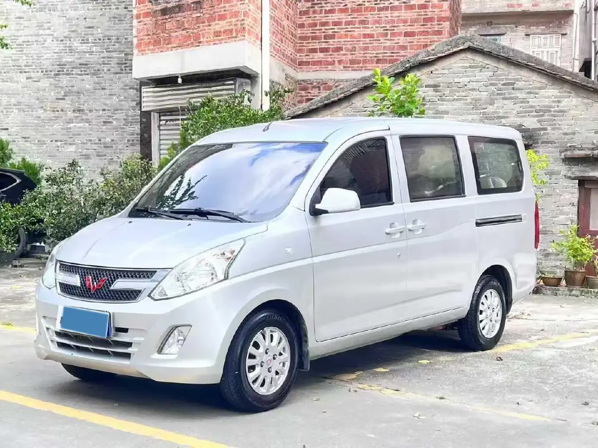 2016 WuLing RongGuang V 1.5L 112HP L4 5MT