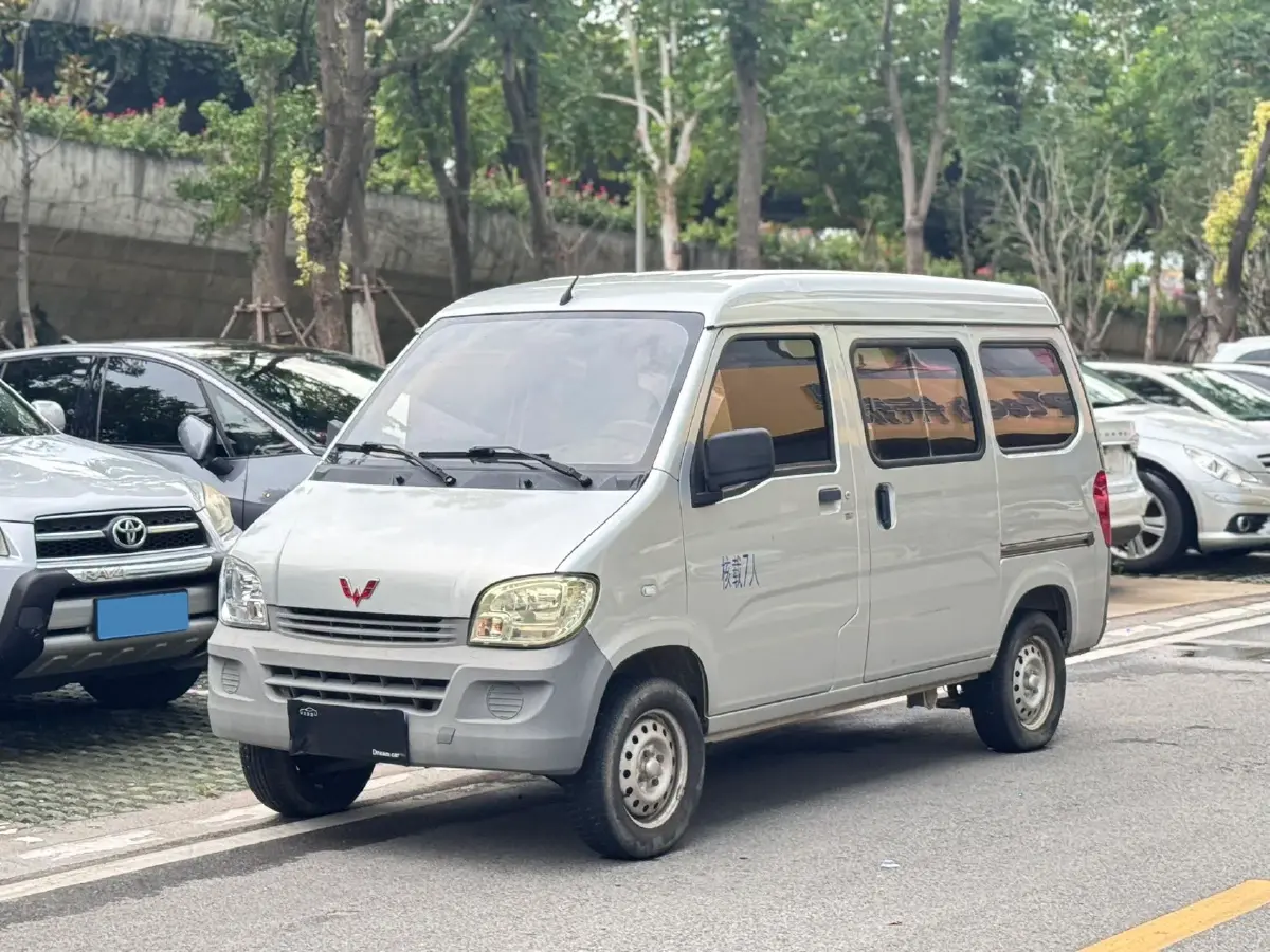 2020 WuLing RongGuang 1.2L 76HP L4 5MT