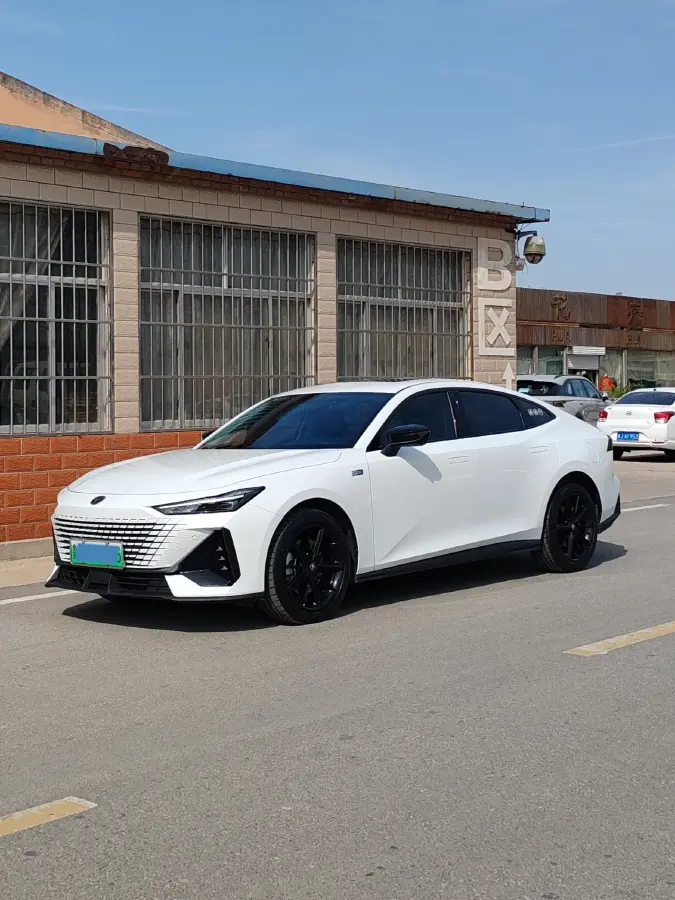 2023 ChangAn UNI-V iDD 1.5T 170HP L4 6TCT PHEV 18.4KWH