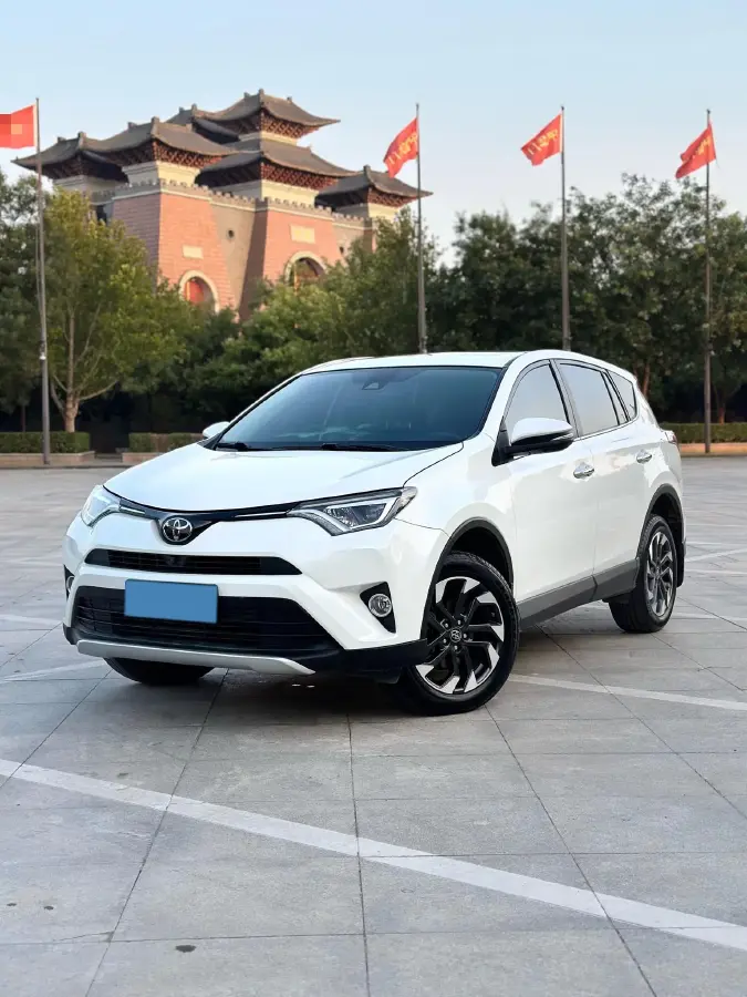 2018 Toyota RAV4 2.5L 180HP L4 6AT