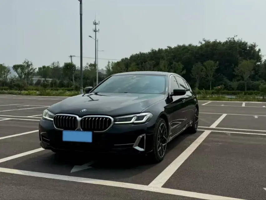 2022 BMW 5 Series 2.0T 184HP L4 8AT