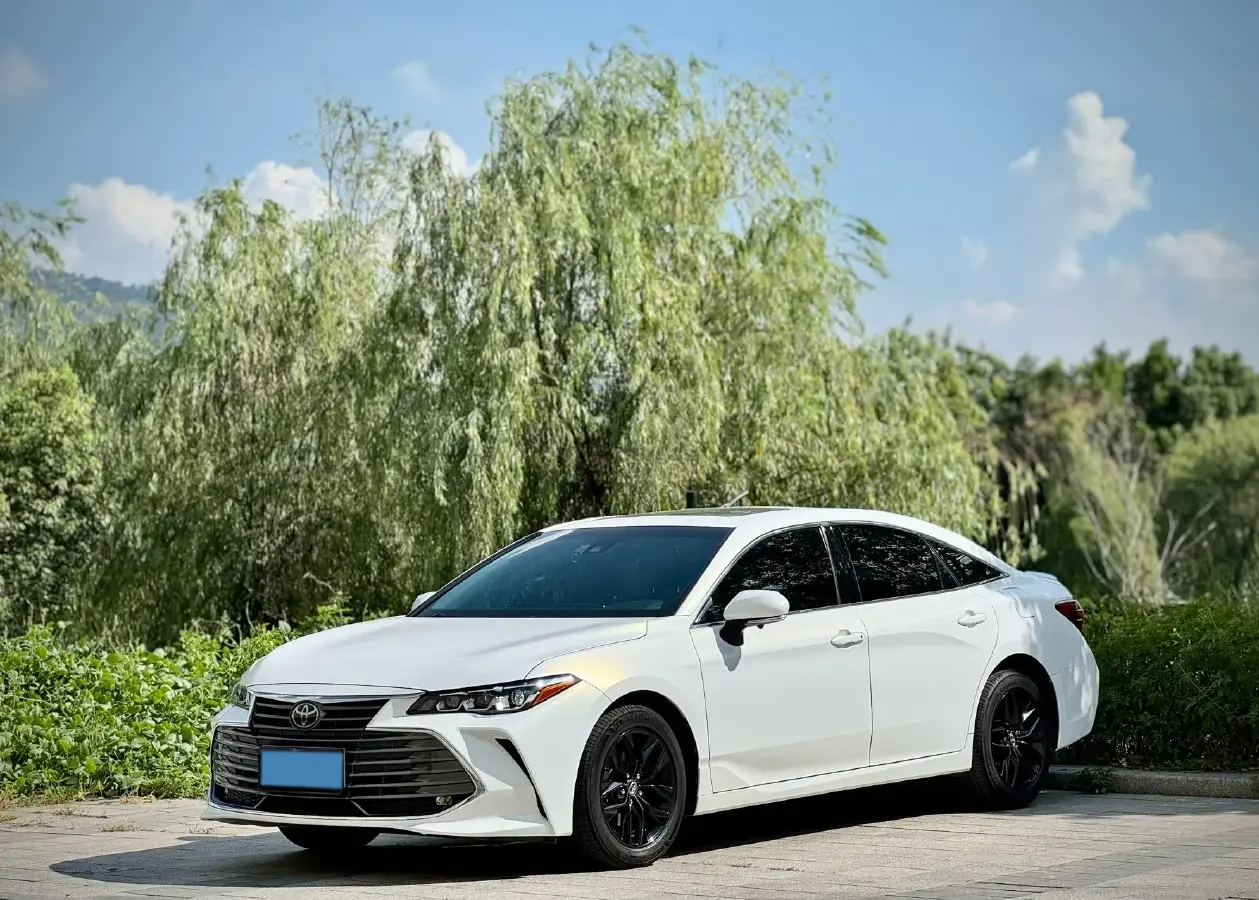 2019 Toyota Avalon 2.5L 209HP L4 8AT