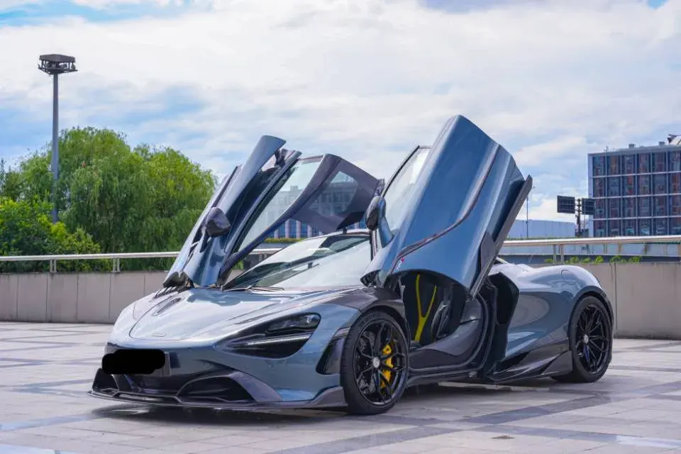 2017 McLaren 720S 4.0T 720HP V8 7DCT