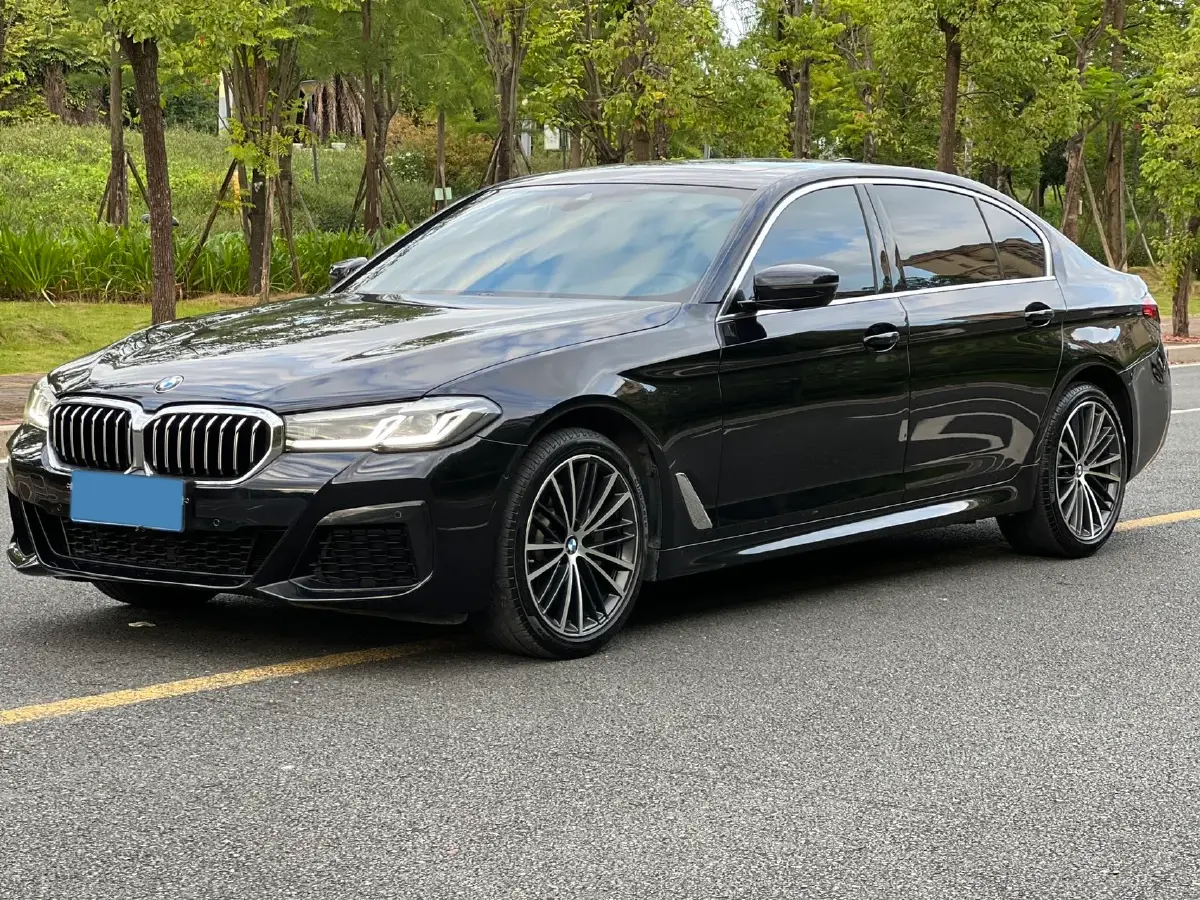2023 BMW 5 Series 2.0T 245HP L4 8AT