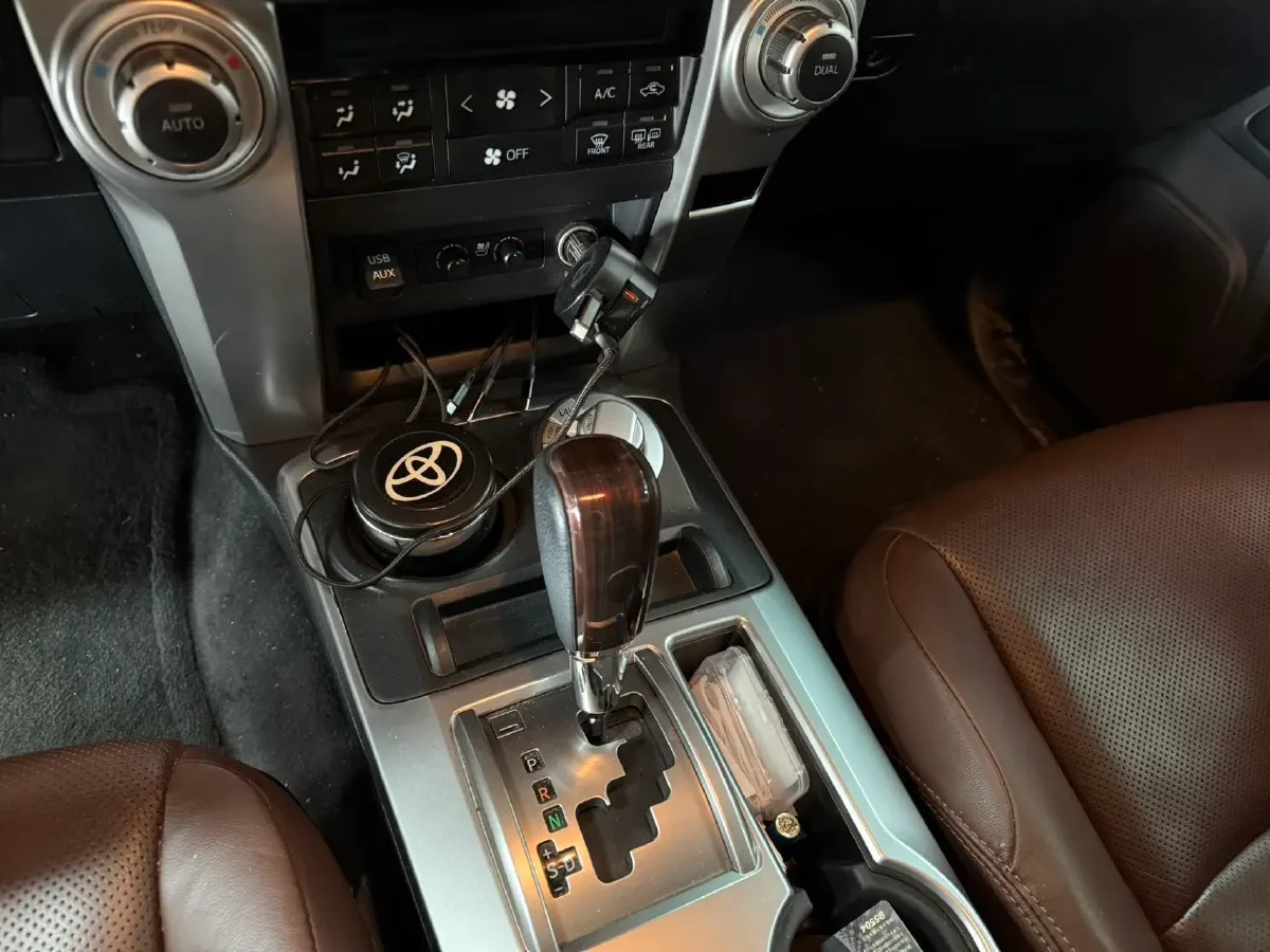 2020 Toyota Yaris 1.6T 261HP L3 6MT,autocango,china used car exporter,china ev exporter,chinese used car exporter,chinese used ev exporter