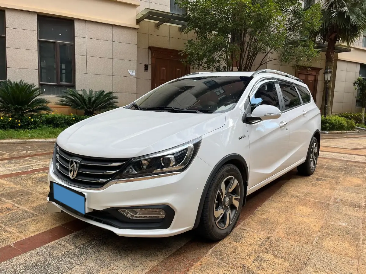 2017 BaoJun 310W 1.5L 112HP L4 6MT