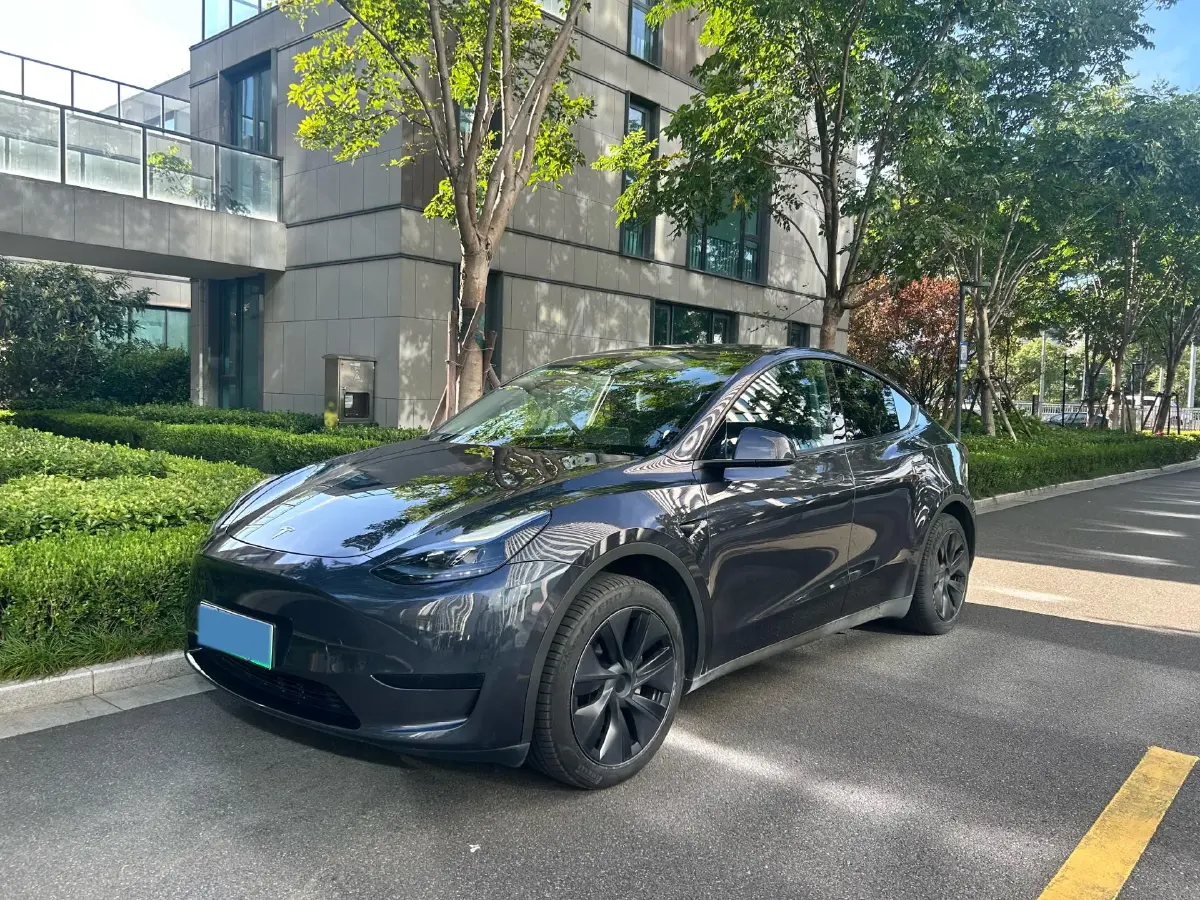 2024 Tesla Model Y BEV 60KWH