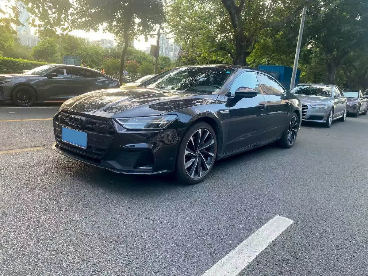 2022 Audi A7L 2.0T 245HP L4 7DCT