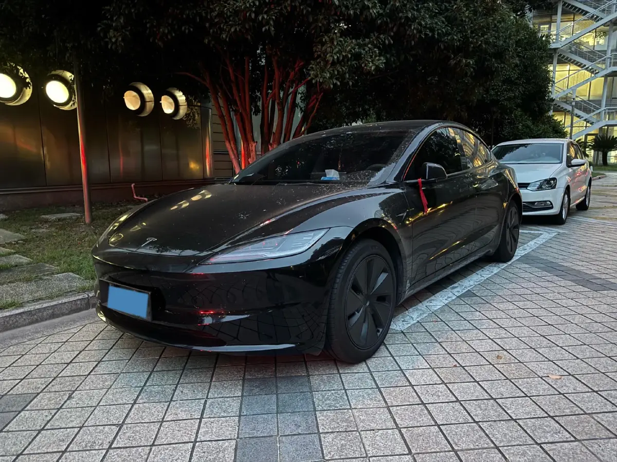 2023 Tesla Model 3 BEV 60KWH