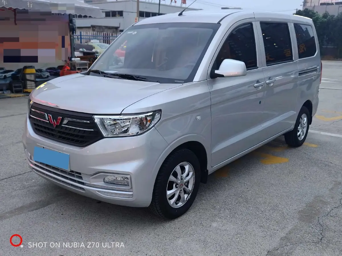 2022 WuLing HongGuang V 1.5L 99HP L4 6MT