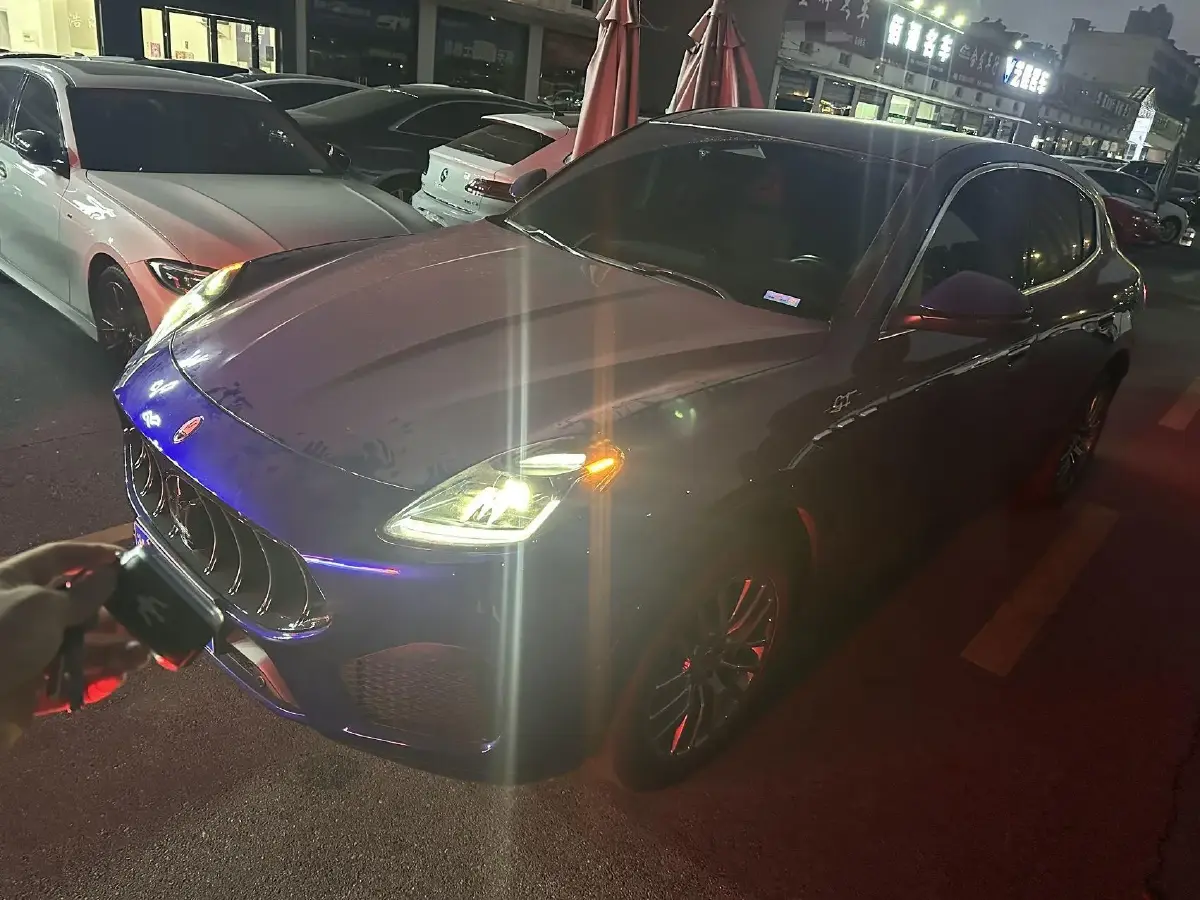 2022 Maserati Levante 2.0T 330HP L4 8AT