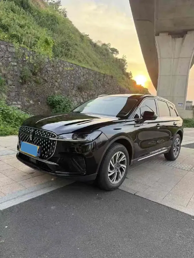 2024 Lincoln Corsair 2.0T 261HP L4 8AT,autocango,china used car exporter,china ev exporter,chinese used car exporter,chinese used ev exporter